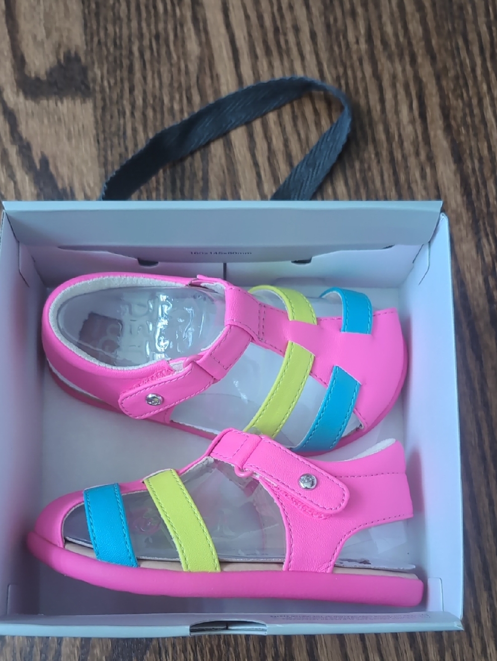 UGG Sandals - Kids - Picture 2 of 4